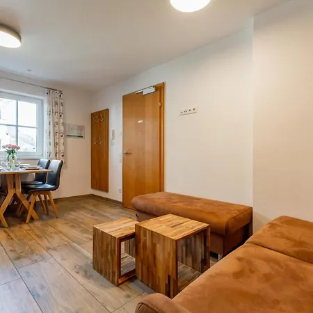 Tauern Mitterwirt 215 *